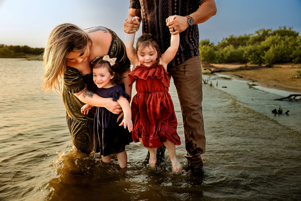 stress-free family session at the lake at sunset