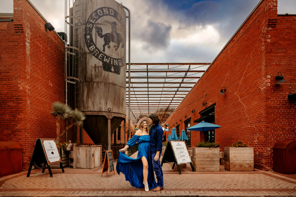 couple in front of second rodeo brewing in fort worth texas